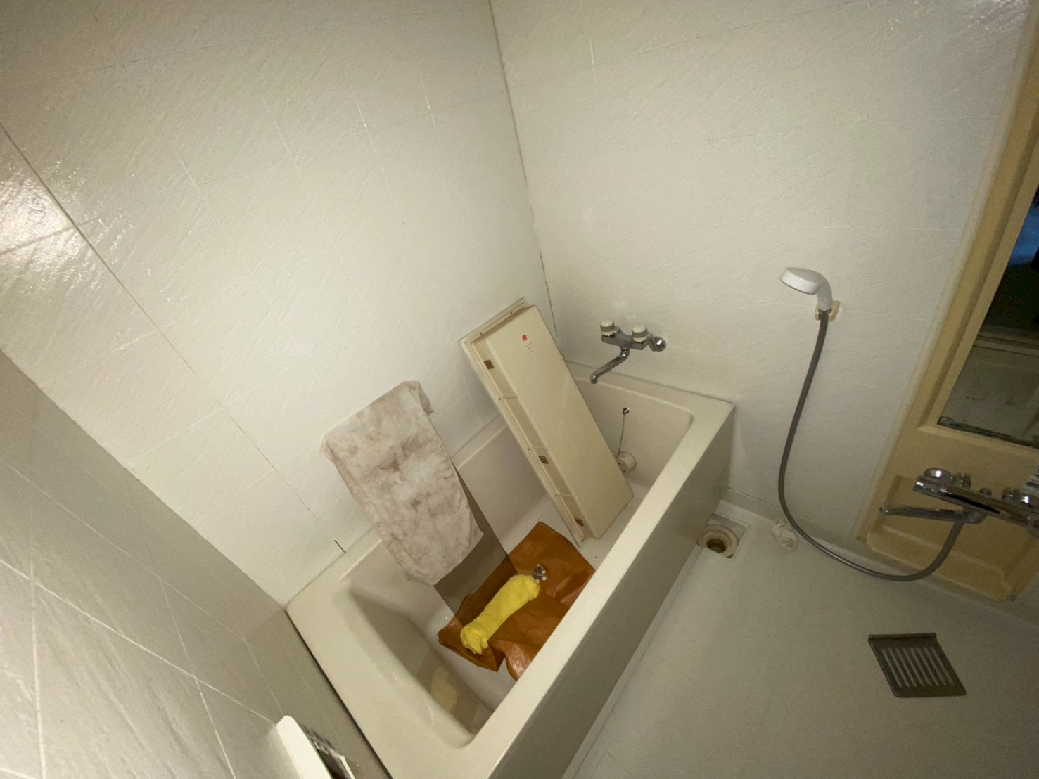 バス・シャワールーム　原状回復中になります