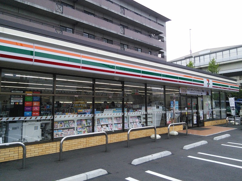 コンビニ　セブンイレブン 横浜朝日町1丁目店（コンビニ）まで604m