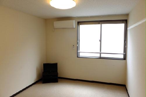 居室・リビング　家具家電付きなのですぐにでも一人暮らし可能