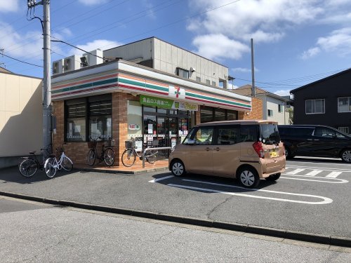 コンビニ　セブンイレブン 南柏豊四季店（コンビニ）まで304m