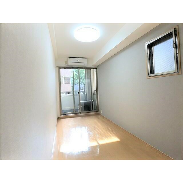 居室・リビング　☆陽の差し込む明るいリビング☆