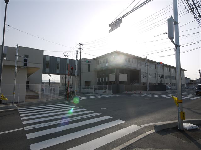 小学校　東広島市立龍王小学校（小学校）まで376m