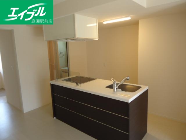 キッチン　キッチン（３口ＩＨ付）