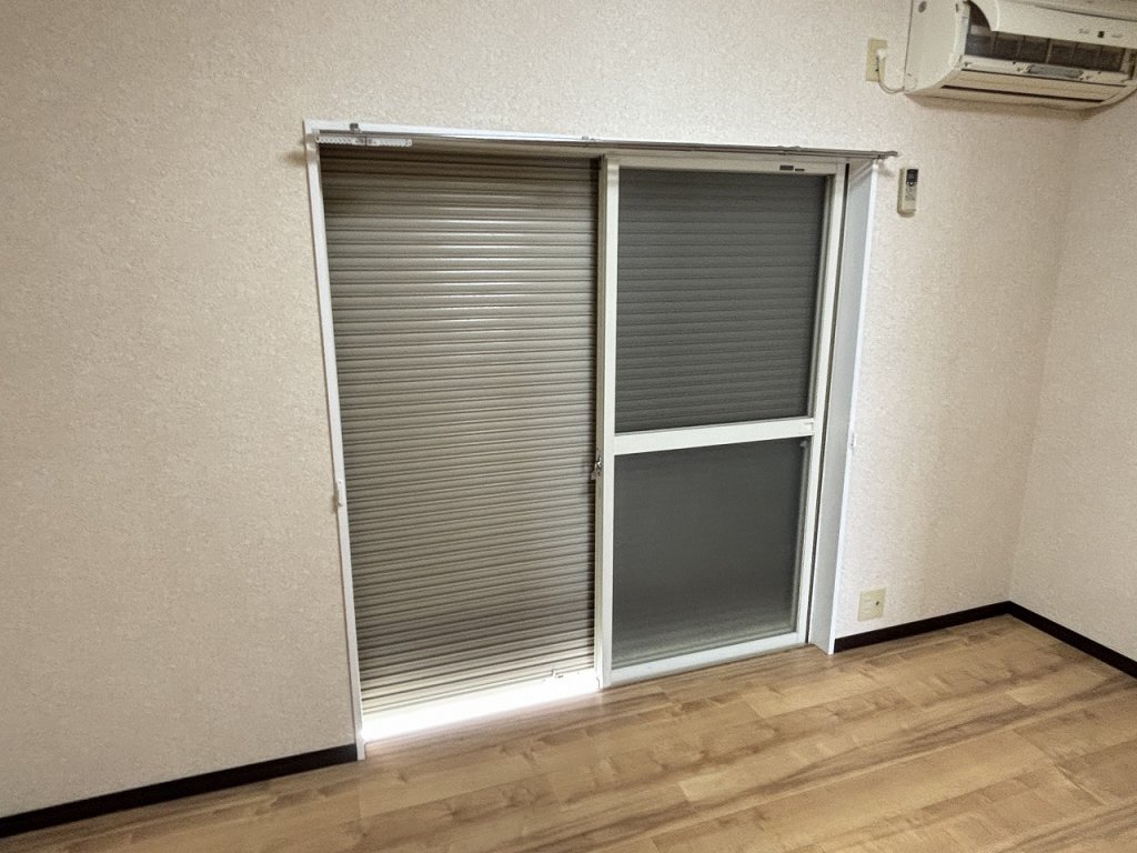 セキュリティ　各窓にシャッター完備