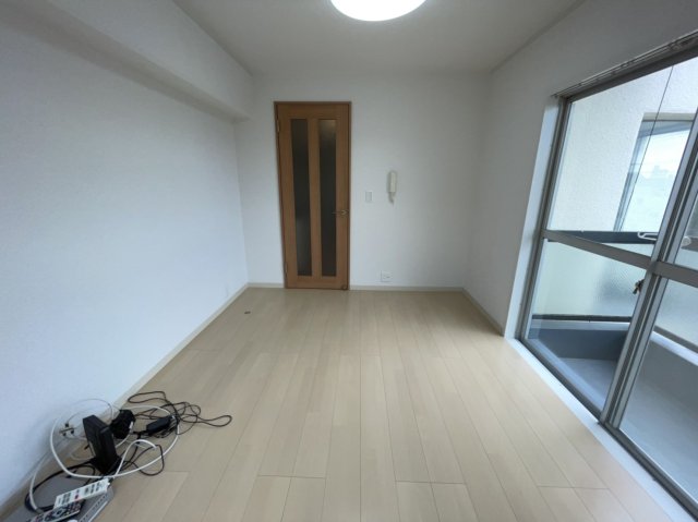 居室・リビング　この写真は同マンションの他のお部屋のものです