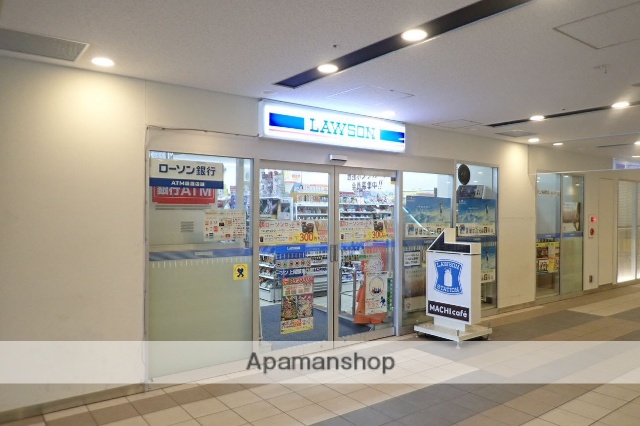 コンビニ　ローソン上尾駅東口店（コンビニ）まで218m