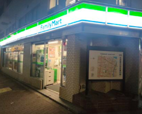 コンビニ　ファミリーマート浅草橋二丁目店（コンビニ）まで87m