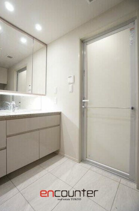 洗面設備　※同マンション別室参考写真