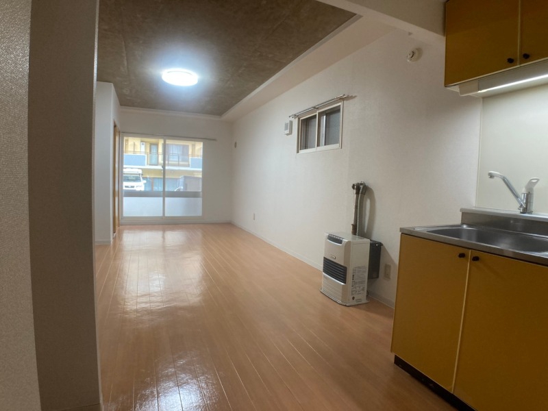 居室・リビング　広くてキレイなお部屋が広がっていて、充実した生活が送れそう。