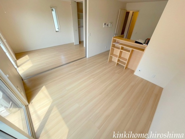 その他　写真は別号室となります。