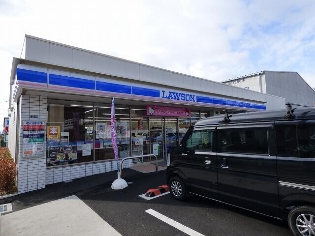 コンビニ　ローソン（コンビニ）まで376m