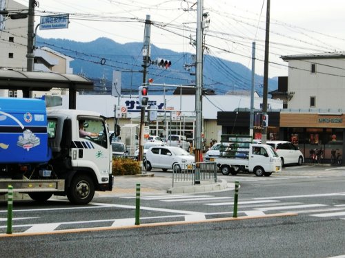 スーパー　サンディ 山科椥辻店（スーパー）まで878m