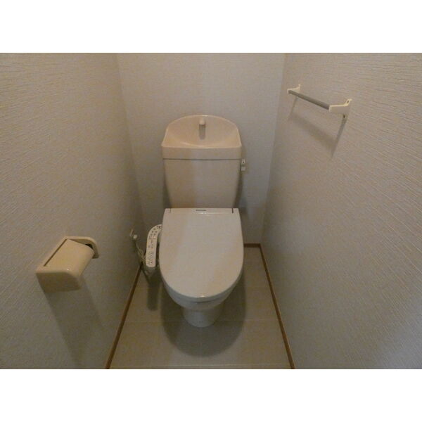 ヴィラエンブレイスのトイレ写真