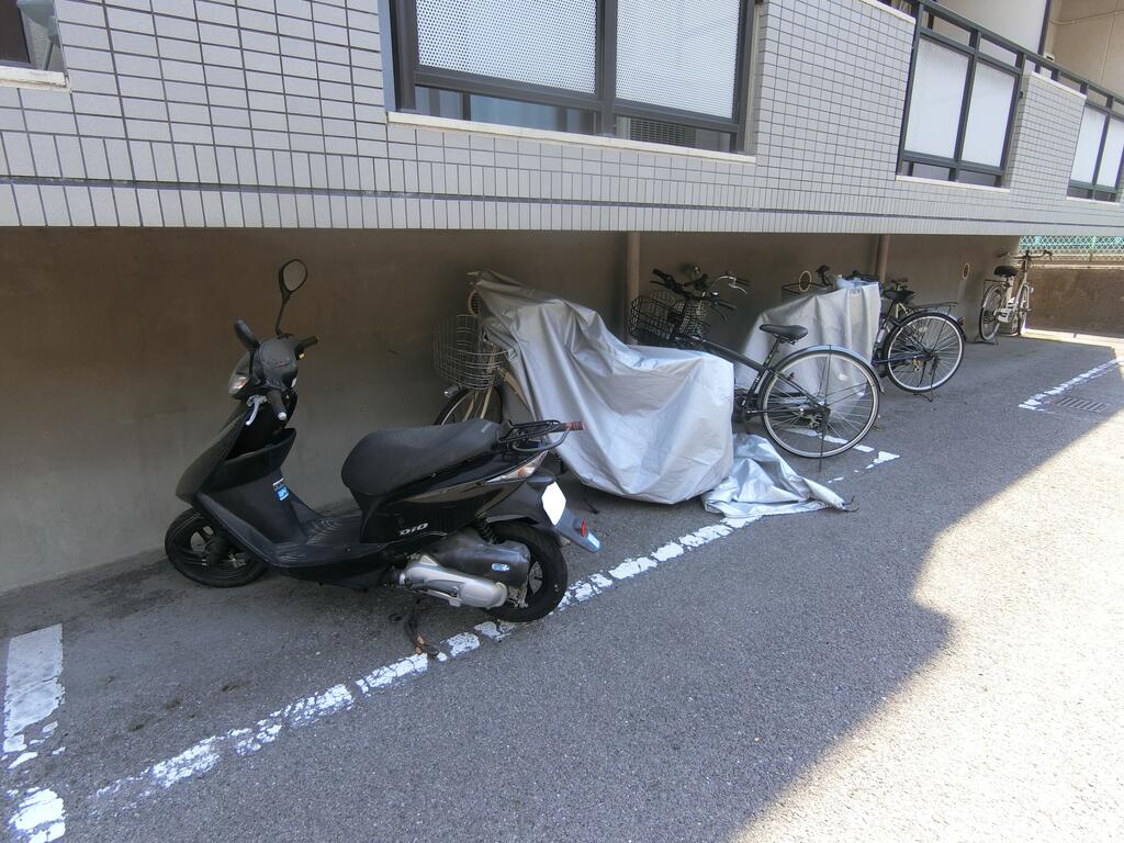 その他共有部分　敷地内にある駐輪スペースです♪