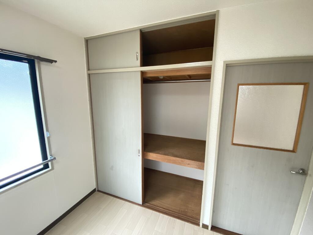 収納　ハンガーパイプ付きでお洋服の整理整頓楽々♪