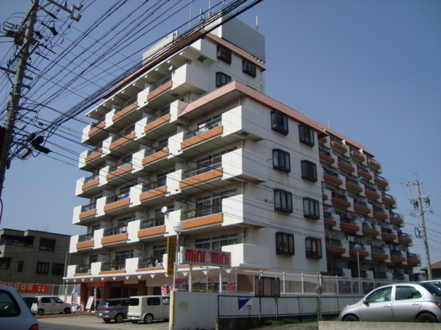 鈴鹿市白子駅前のマンションの建物外観