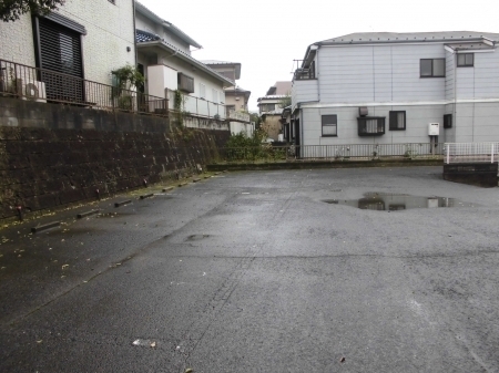 【佐倉市新臼井田のアパートの駐車場】