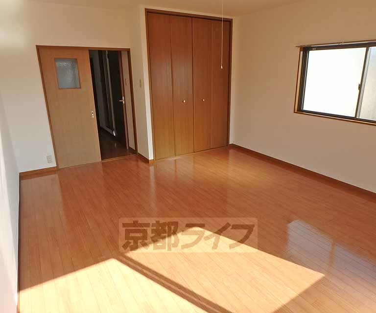 居室・リビング　広々とした室内です