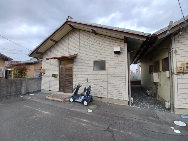 御薗一番館　平屋の建物外観