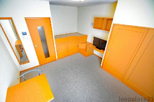 居室・リビング　2Ｆのお部屋はカーペットです。