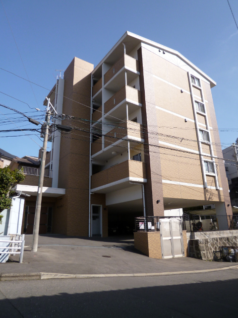 長崎市昭和のマンションの建物外観