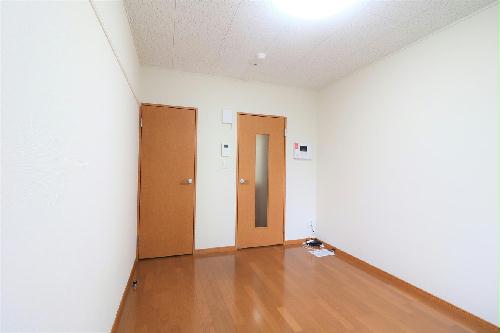 ロビー　他一部、号室では家具家電付きのお部屋もご用意しております。