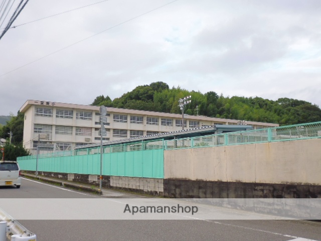 小学校　高知市立一宮東小学校（小学校）まで383m