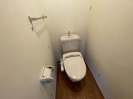 【姫路市飾磨区阿成植木のアパートのトイレ】
