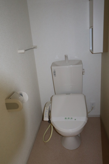 トイレ　洗浄便座あります。前回参考写真