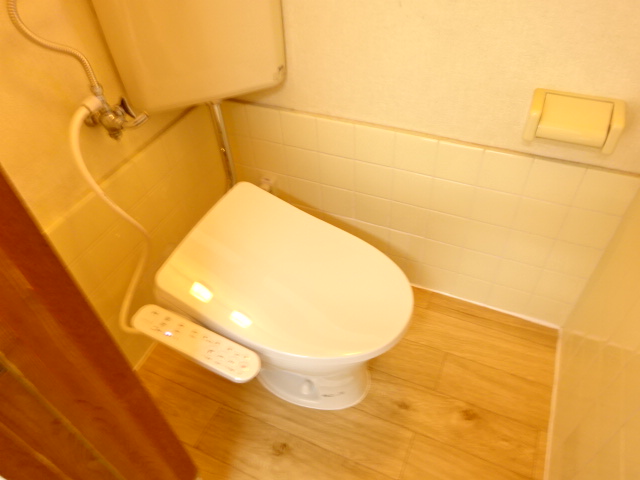 トイレ　温水洗浄便座