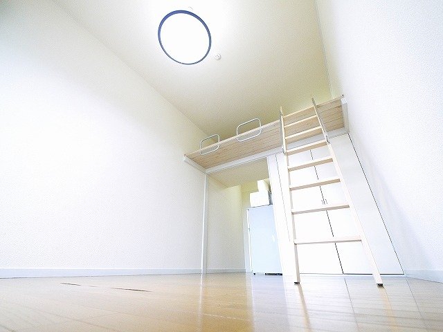 居室・リビング　明るい洋室です。