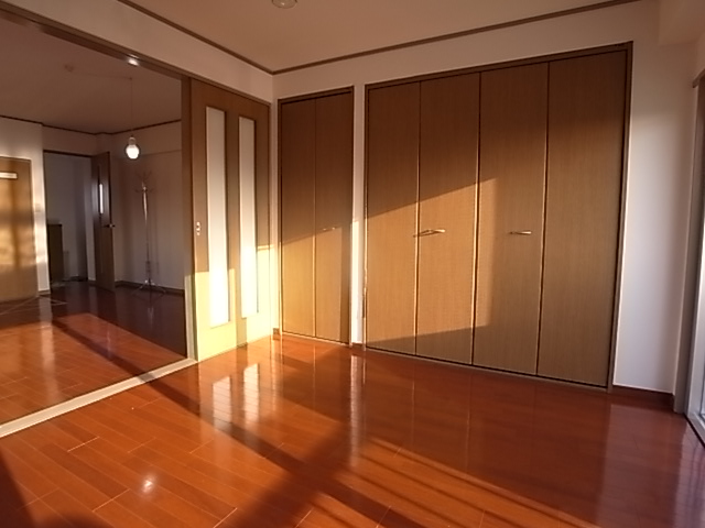 賃貸マンションの居間写真