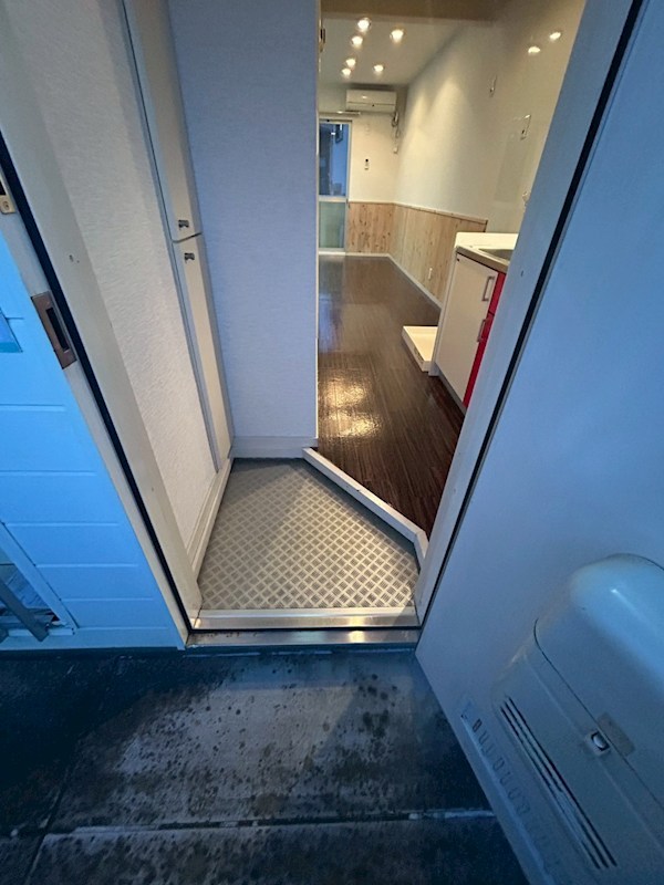 玄関　※別部屋参照