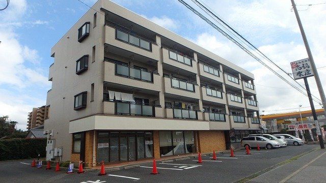 松戸市松飛台のマンションの建物外観