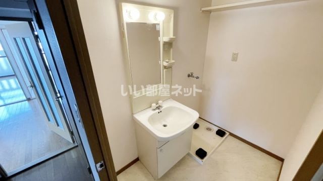 【伊賀市緑ケ丘東町のマンションの洗面設備】