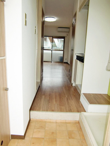 玄関　下駄箱付き！