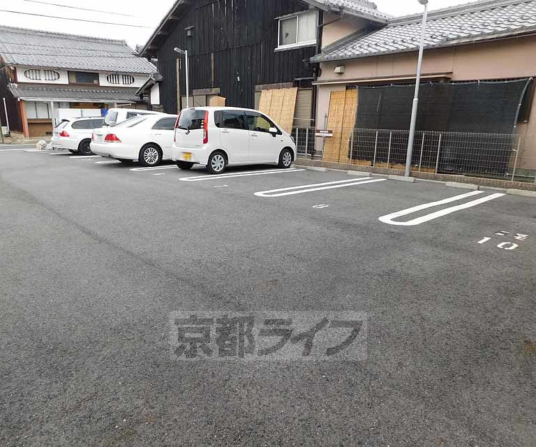 【ハピネス下阪本の駐車場】