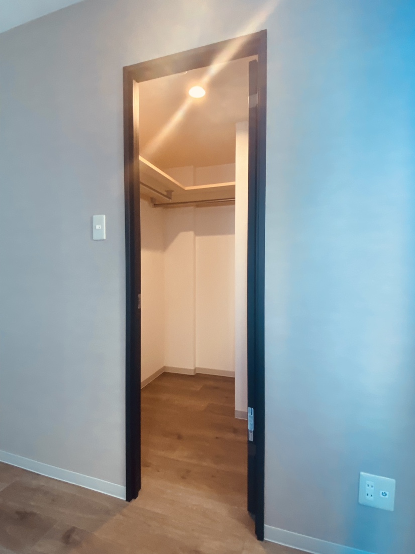 収納　収納力のあるウォークインクローゼットです！