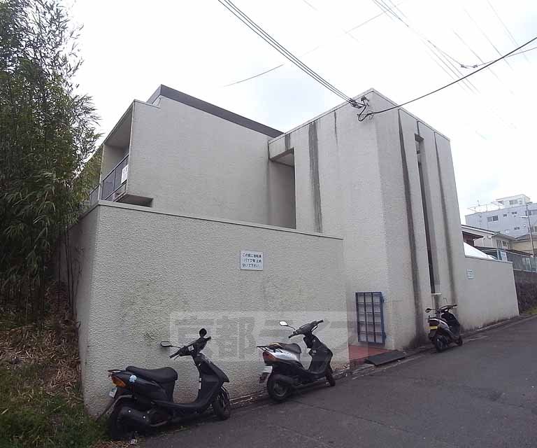 京都市北区紫竹上ノ岸町のマンションの建物外観