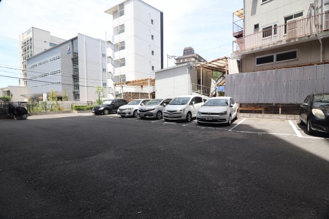 【大阪市北区大淀北のマンションの駐車場】