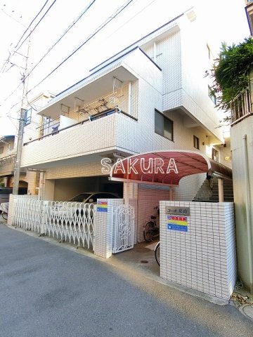 横浜市西区戸部本町のマンションの建物外観