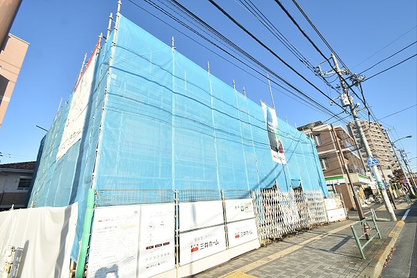 【調布市小島町のアパートの建物外観】