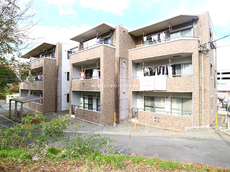 【宗像市田久のマンションの建物外観】