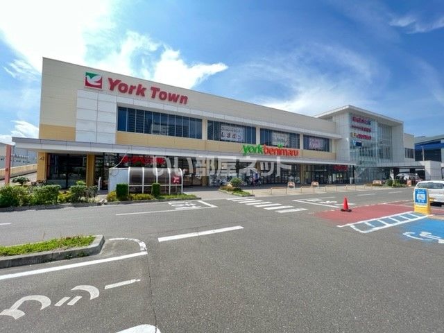 スーパー　ヨークタウンあすと長町（スーパー）まで741m