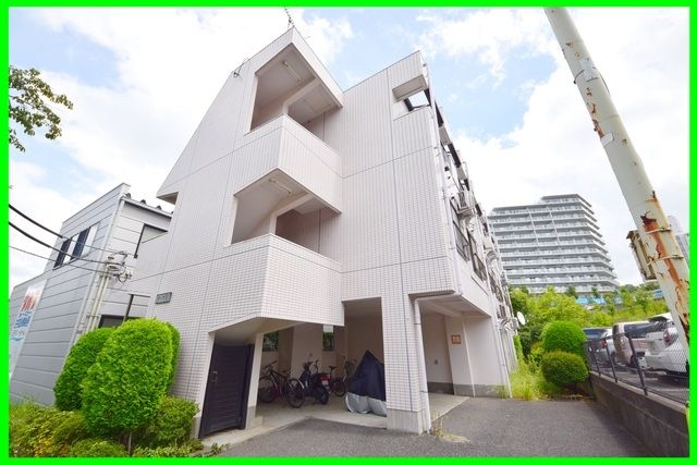 建物外観　★駅徒歩４分のマンションタイプです★