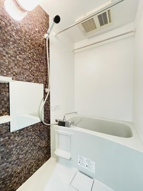 バス・シャワールーム　浴室には乾燥機が付いているので梅雨の時期でも安心です☆