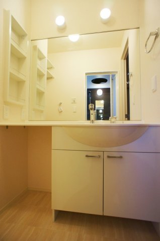 洗面設備　朝の身支度には欠かせない独立洗面化粧台