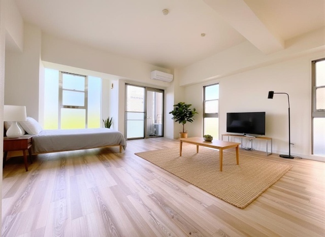 居室・リビング　※ＣＧ加工のため家具は現地になく、賃料に含まれません