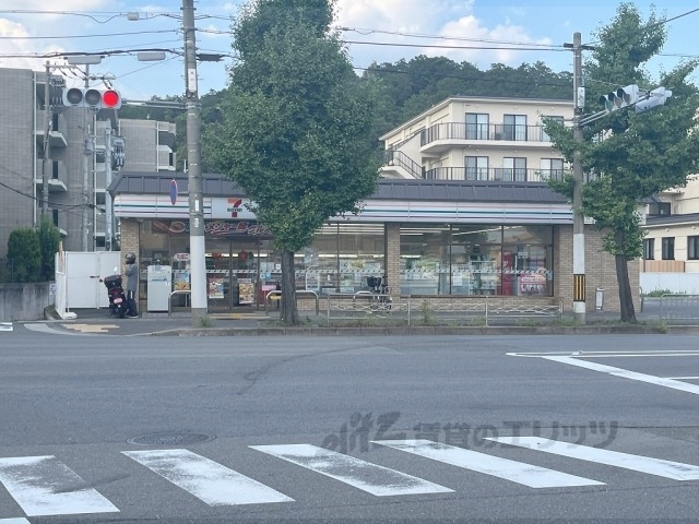 コンビニ　セブンイレブン京都双ヶ丘店（コンビニ）まで450m