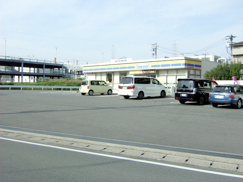 コンビニ　ミニストップ（コンビニ）まで430m